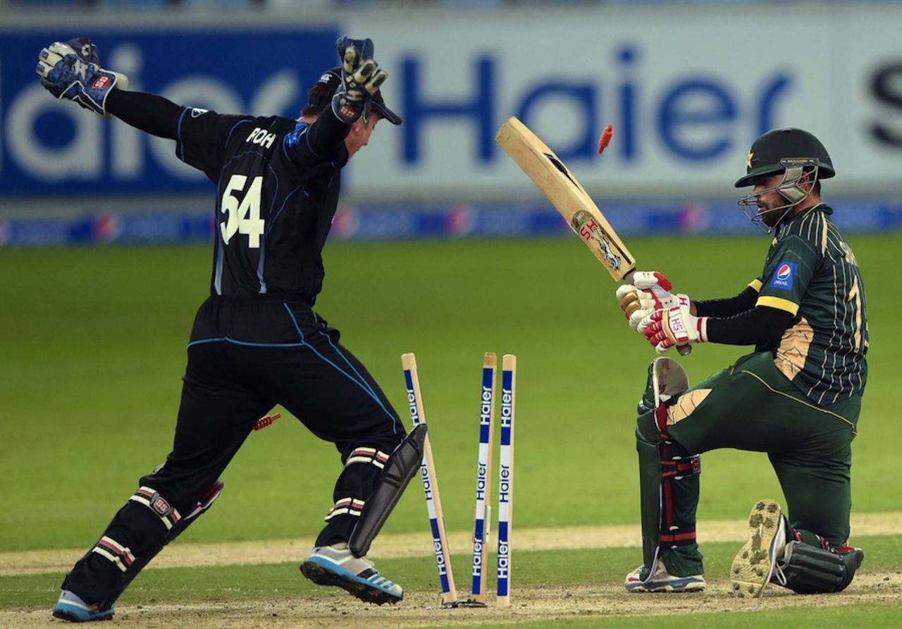 Luke Ronchi celebrates as Ahmed Shehzad is bowled, Pakistan v New Zealand, 2nd T20I, Dubai, December 5, 2014