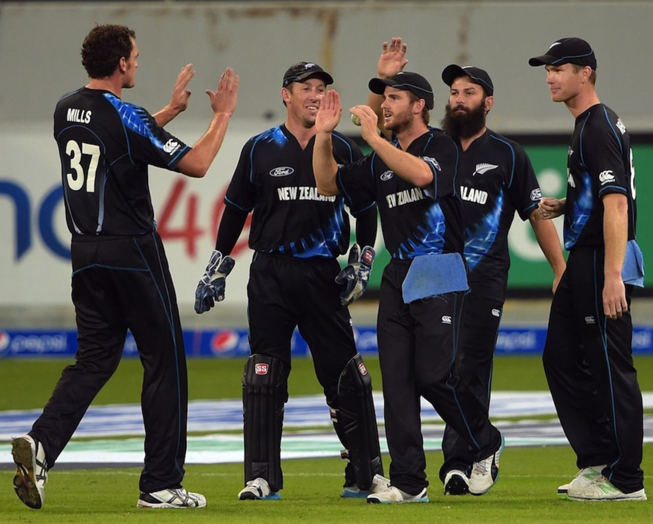New Zealand leveled the series with a 17-run victory, Pakistan v New Zealand, 2nd T20I, Dubai, December 5, 2014