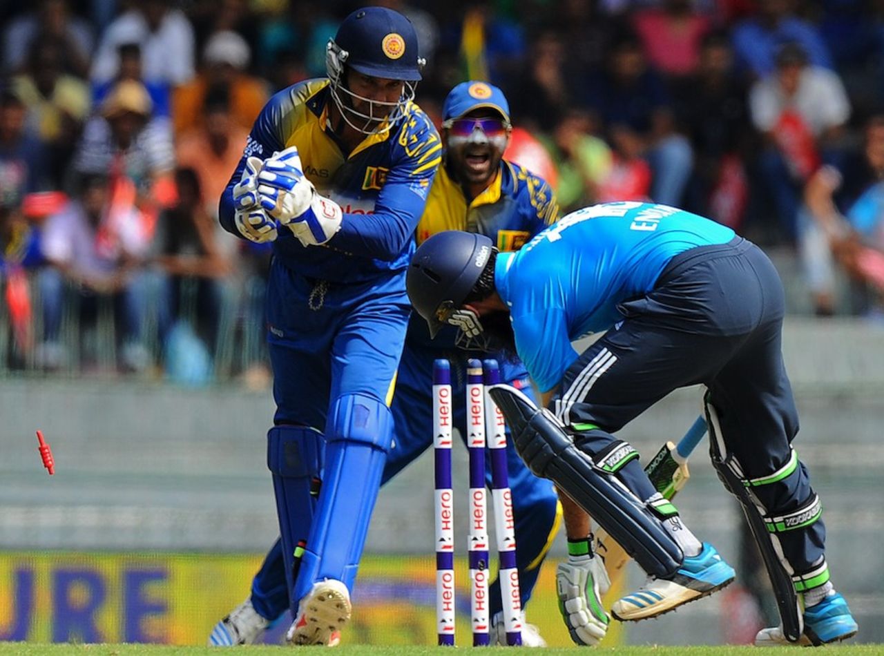 Kumar Sangakkara stumped Moeen Ali, after catching the edge, Sri Lanka v England, 4th ODI, Premadasa Stadium, Colombo, December 7, 2014