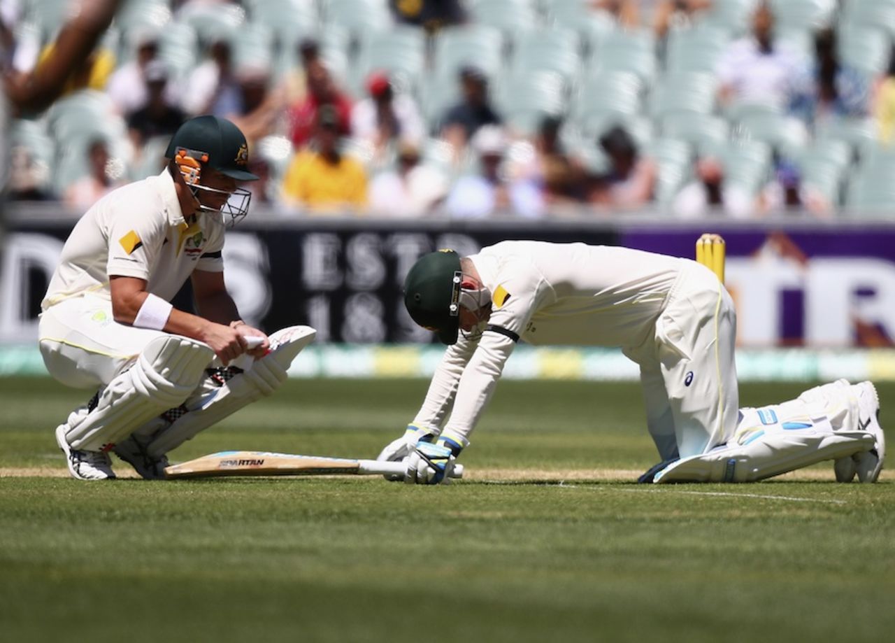 Michael Clarke sinks to his knees with back pain, Australia v India, 1st Test, Adelaide, 1st day, December 9, 2014