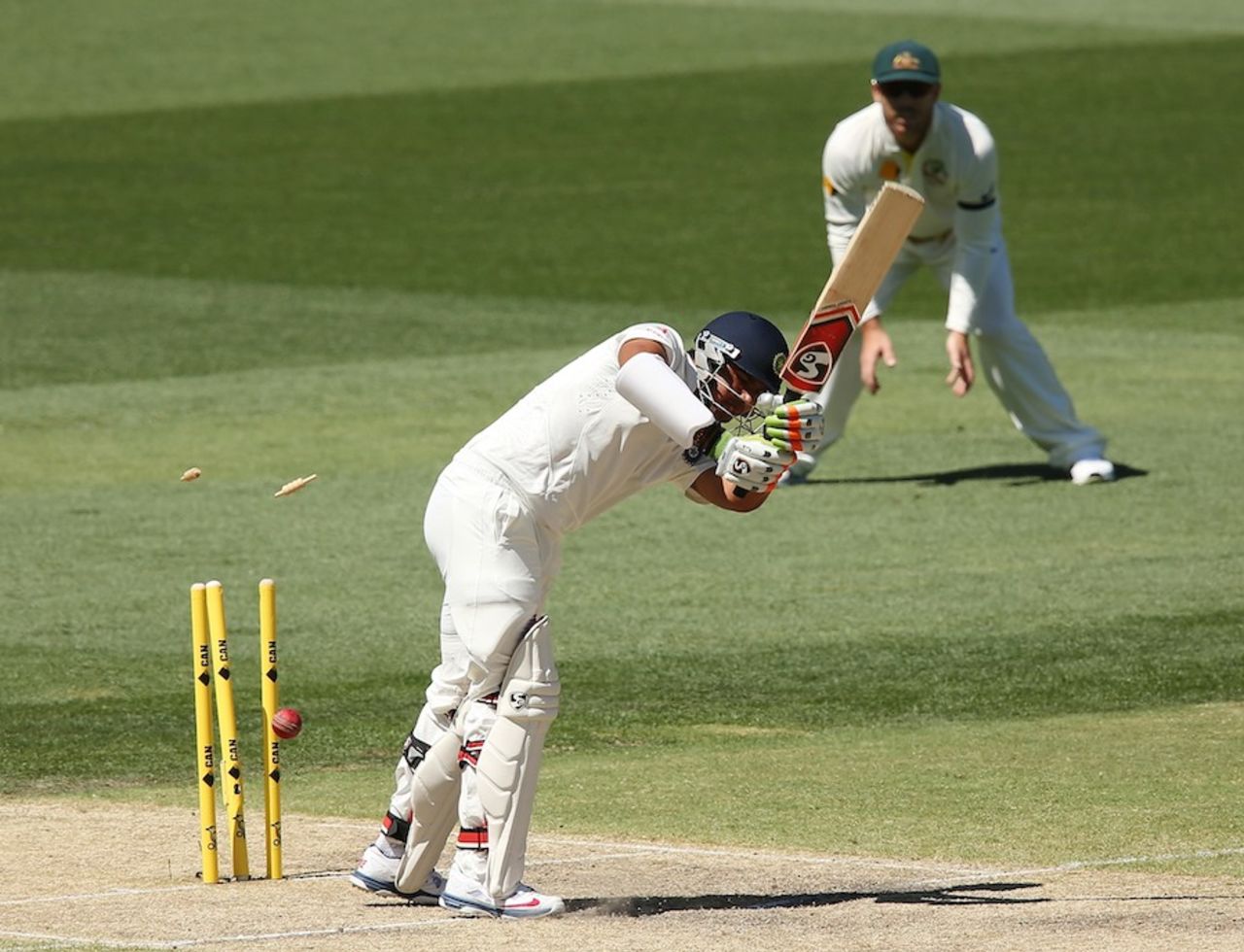 Karn Sharma was bowled, Australia v India, 1st Test, Adelaide, 4th day, December 12, 2014