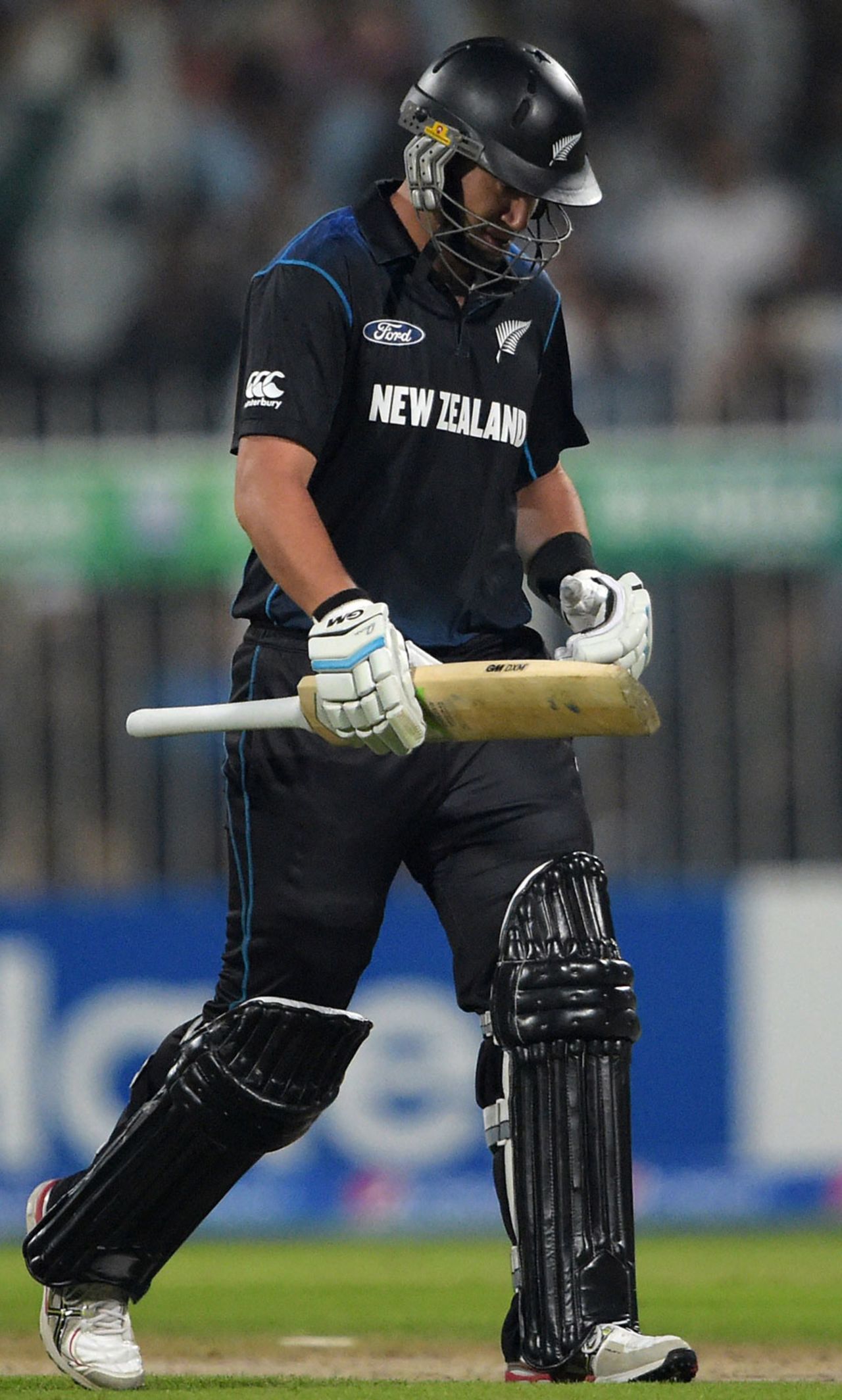 Ross Taylor is disappointed after being caught behind, Pakistan v New Zealand, 2nd ODI, Sharjah, December 12, 2014