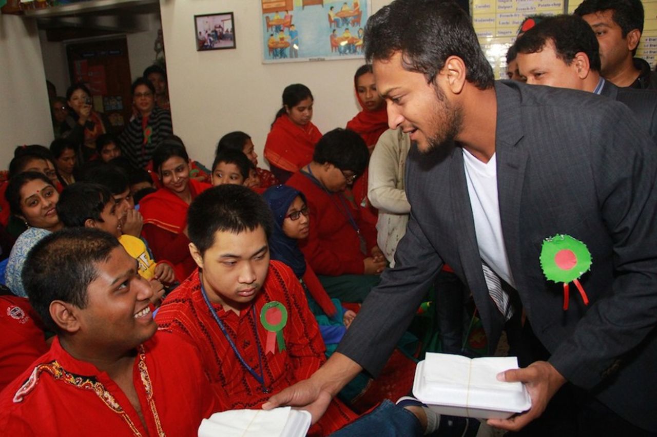 Shakib Al Hasan spends the Victory Day with autistic children, Dhaka, December 15, 2014