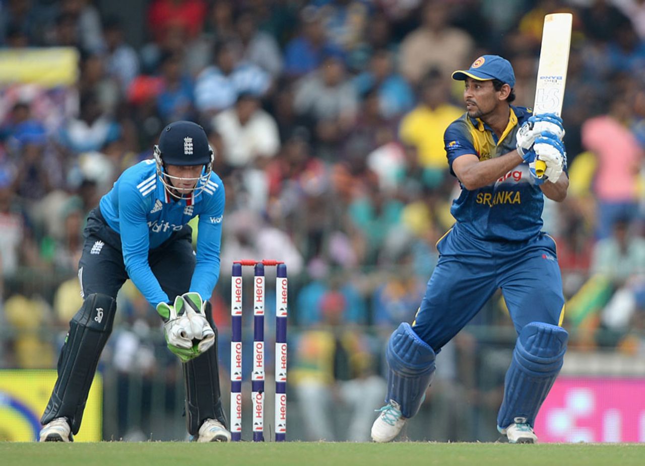 Tillakaratne Dilshan goes through the off side, Sri Lanka v England, 7th ODI, Colombo, December 16, 2014
