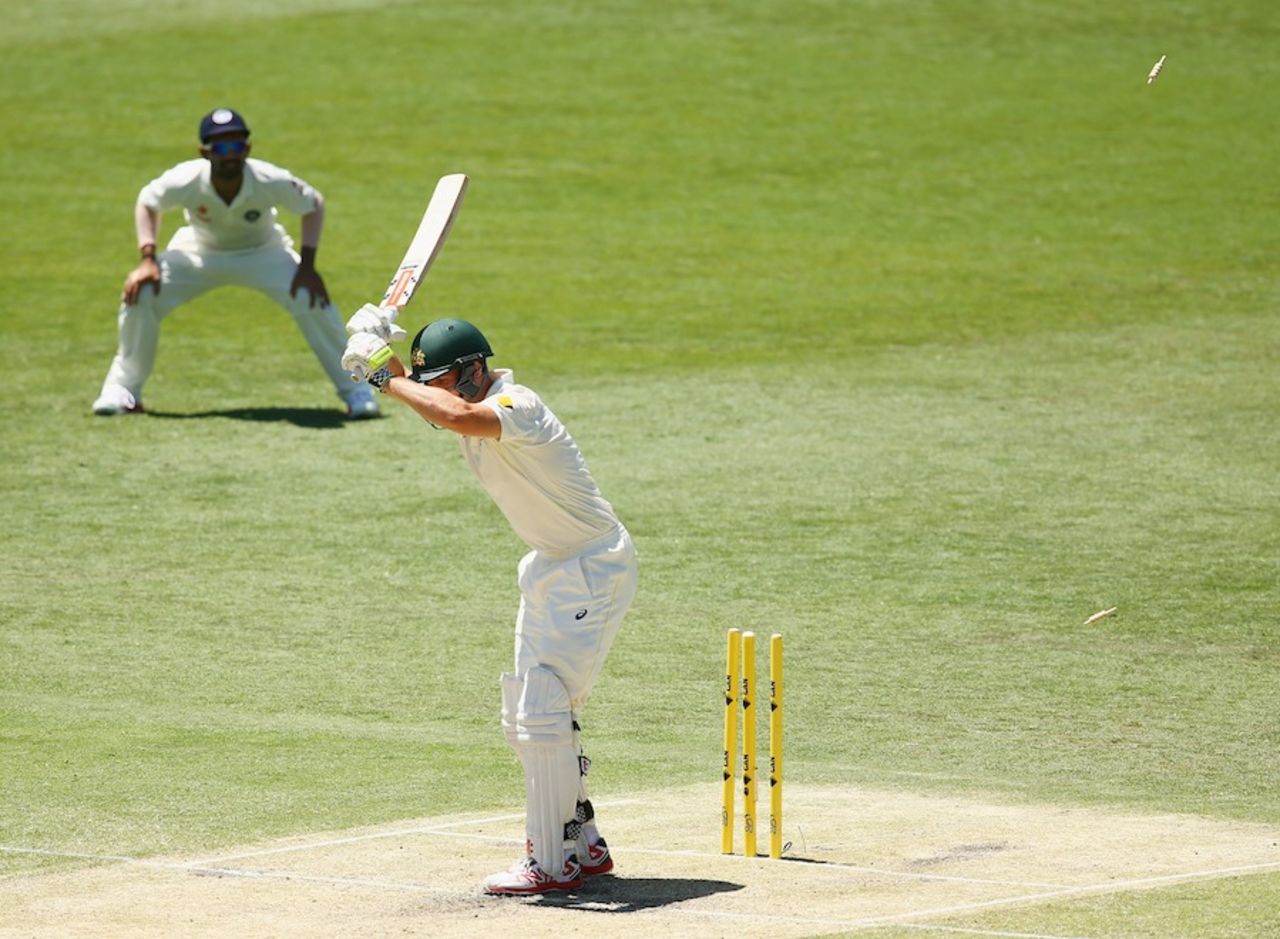 Mitchell Marsh was bowled shouldering arms, Australia v India, 2nd Test, Brisbane, 3rd day, December 19, 2014