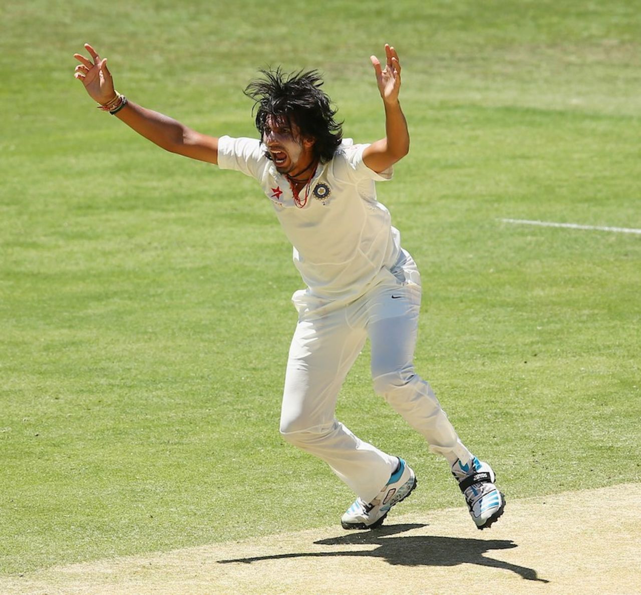 Ishant Sharma appeals for an lbw, Australia v India, 2nd Test, Brisbane, 3rd day, December 19, 2014
