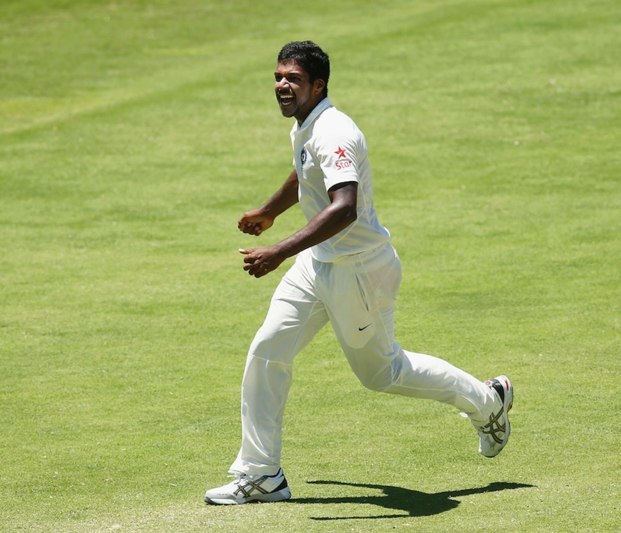 Varun Aaron celebrates Brad Haddin's wicket, Australia v India, 2nd Test, Brisbane, 3rd day, December 19, 2014