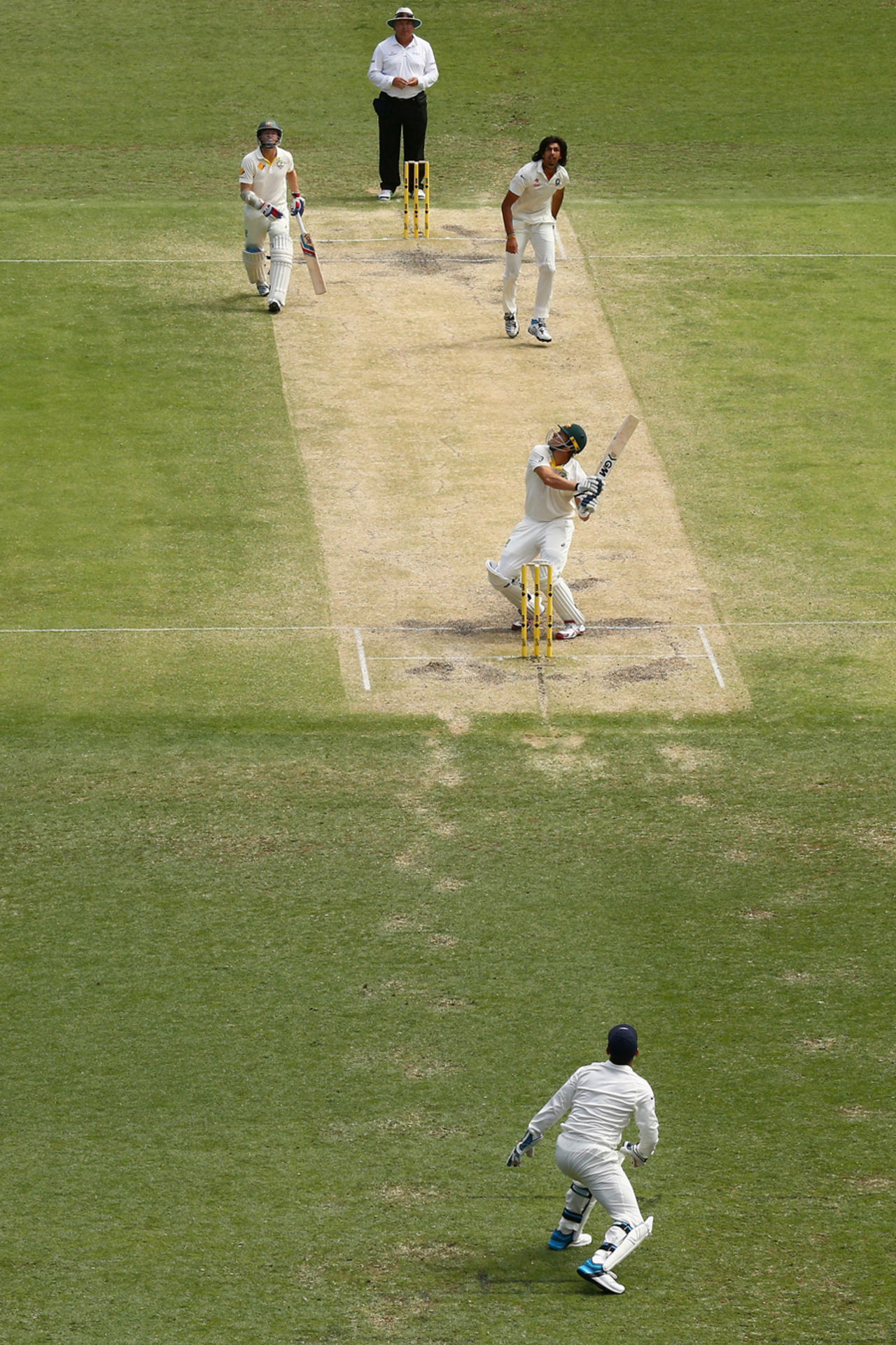 Shane Watson skies Ishant Sharma to be caught behind, Australia v India, 2nd Test, Brisbane, 4th day, December 20, 2014