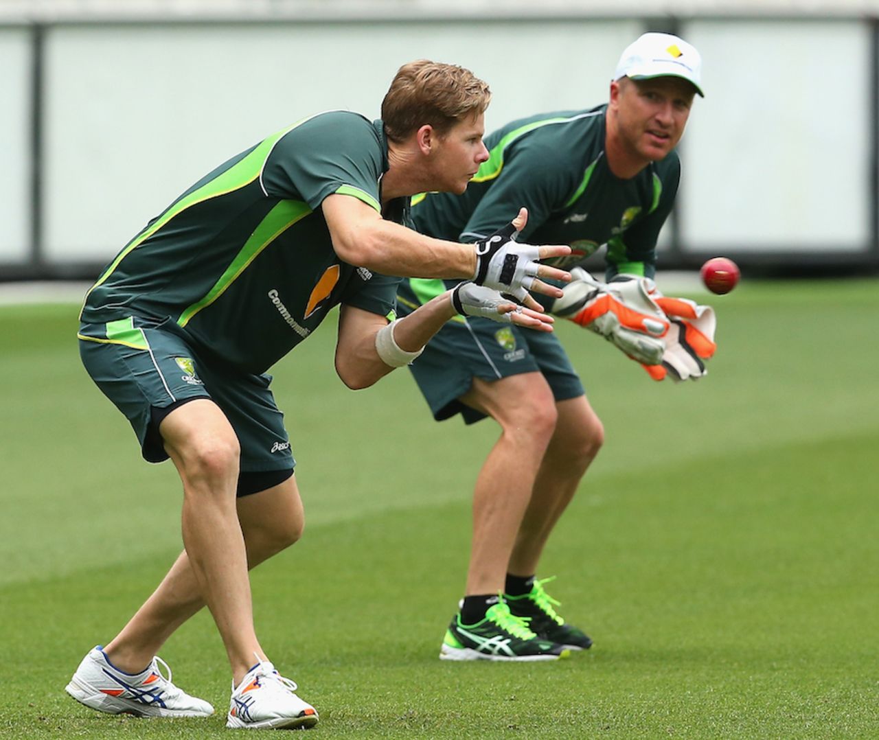 Brad Haddin and Steve Smith during a catching drill, Melbourne, December 23, 2014