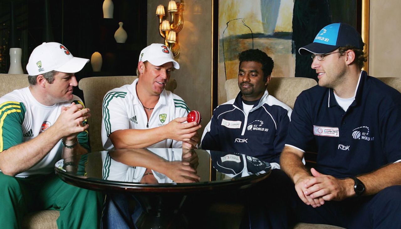 Australia's Stuart MacGill and Shane Warne and ICC World XI's Muttiah Muralitharan and Daniel Vettori at the 'Kings of spin' press conference, Sydney, October 12, 2005