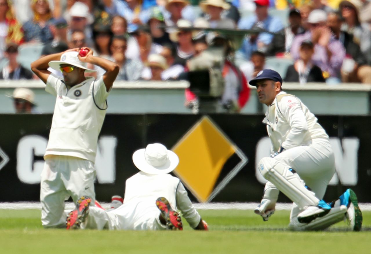 The cordon reacts after Shikhar Dhawan's drop, Australia v India, 3rd Test, Melbourne, 1st day, December 26, 2014