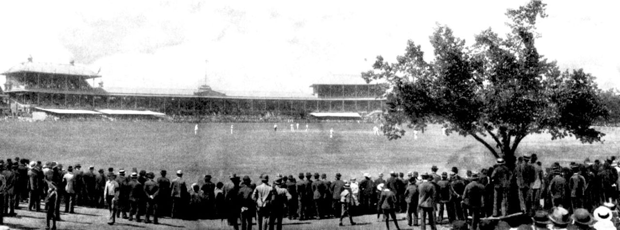 Spectators watch the Melbourne Test, Australia v England, 2nd Test, Melbourne, 1st day, January 1, 1898