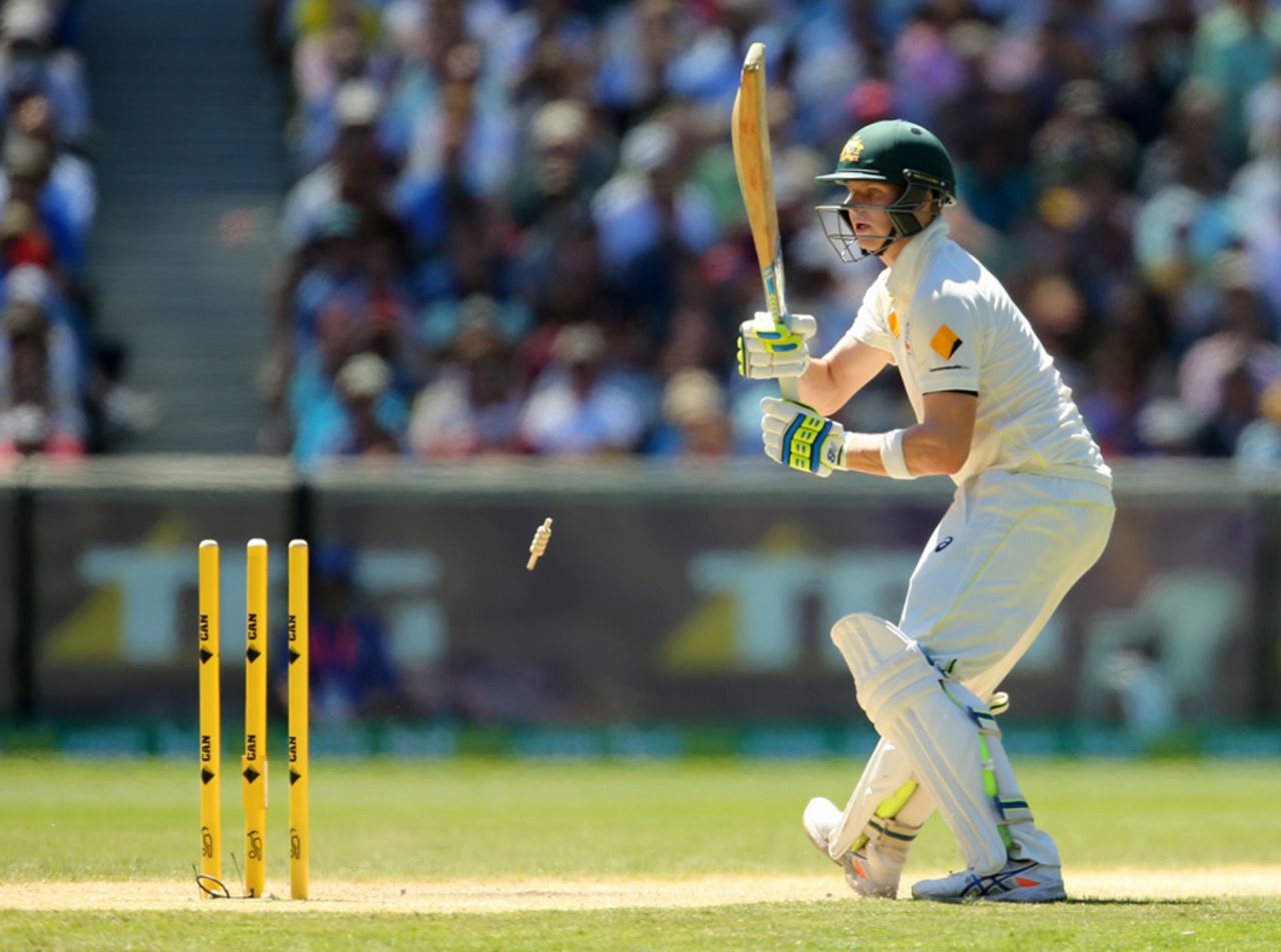 Steven Smith was bowled on 192 while trying to ramp Umesh Yadav, Australia v India, 3rd Test, Melbourne, 2nd day, December 27, 2014
