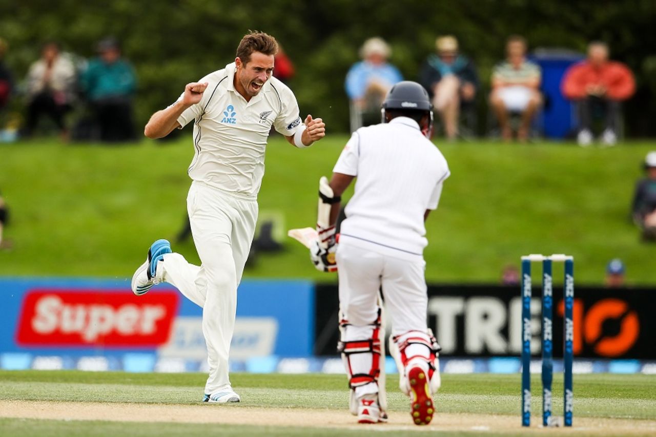 Tim Southee struck with the sixth ball of the third day to remove Kaushal Silva, New Zealand v Sri Lanka, 1st Test, Christchurch, 3rd day, December 28, 2014