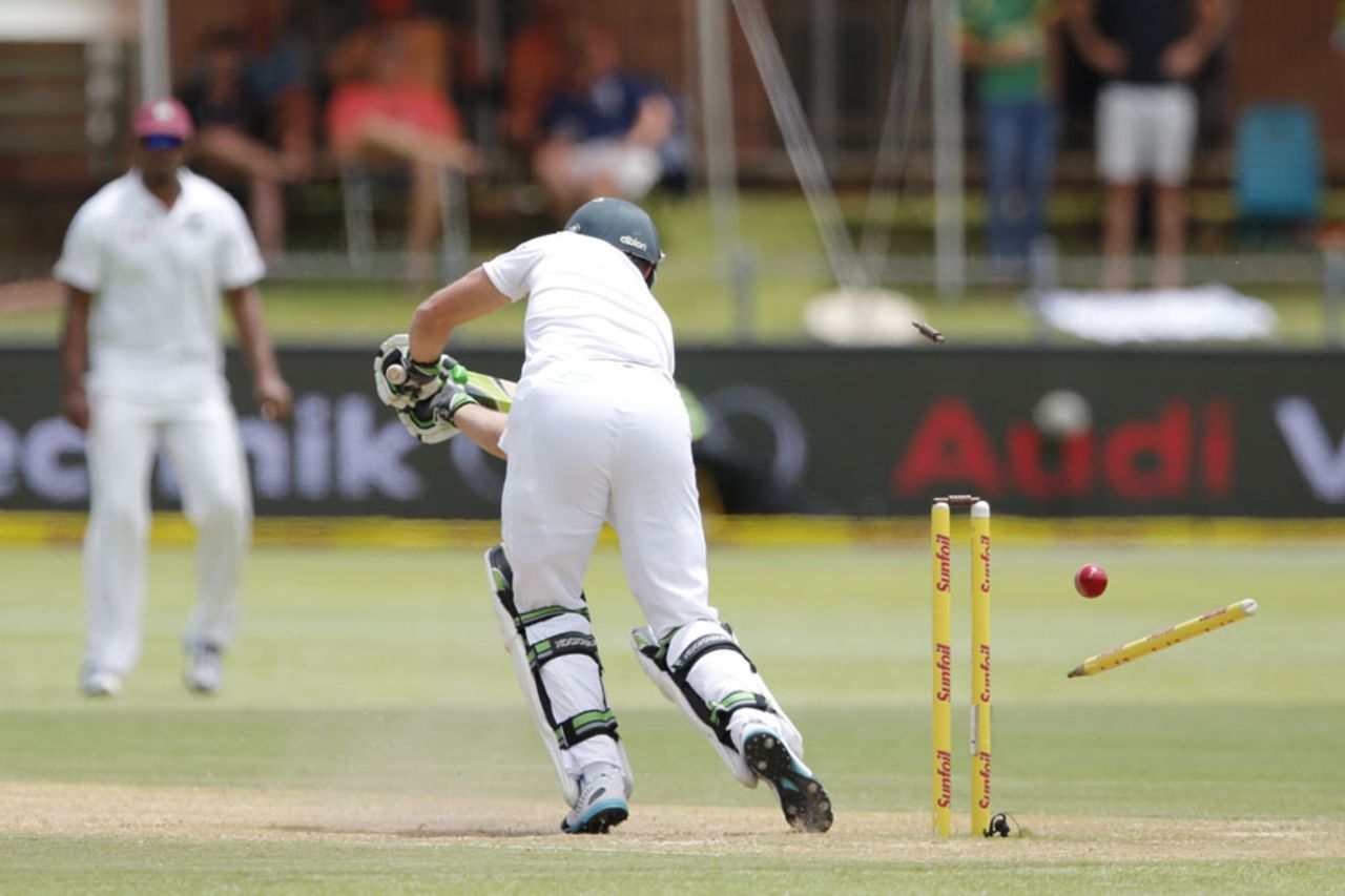 AB de Villiers' off stump goes flying, South Africa v West Indies, 2nd Test, Port Elizabeth, 3rd day, December 28, 2014