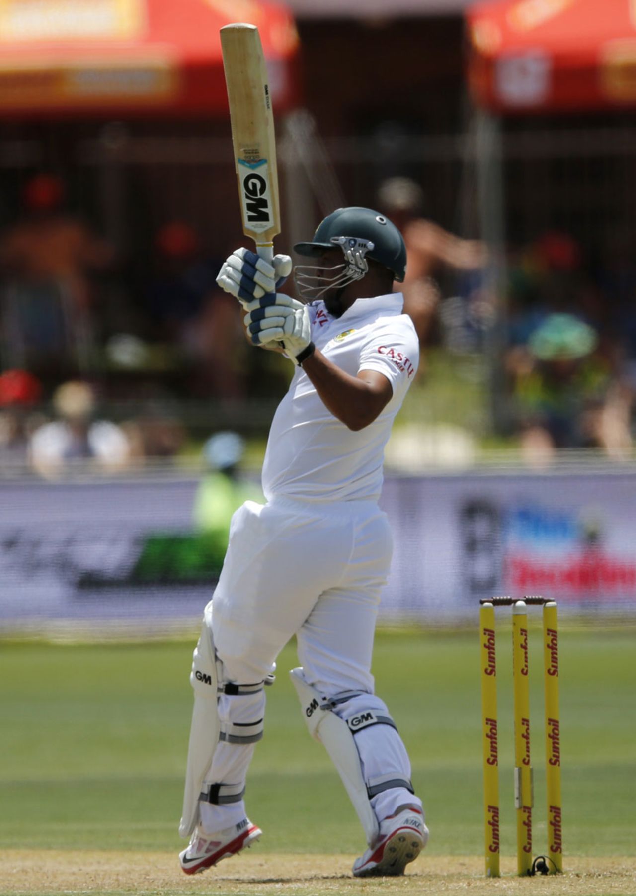 Vernon Philander pulls off his toes, South Africa v West Indies, 2nd Test, Port Elizabeth, 3rd day, December 28, 2014