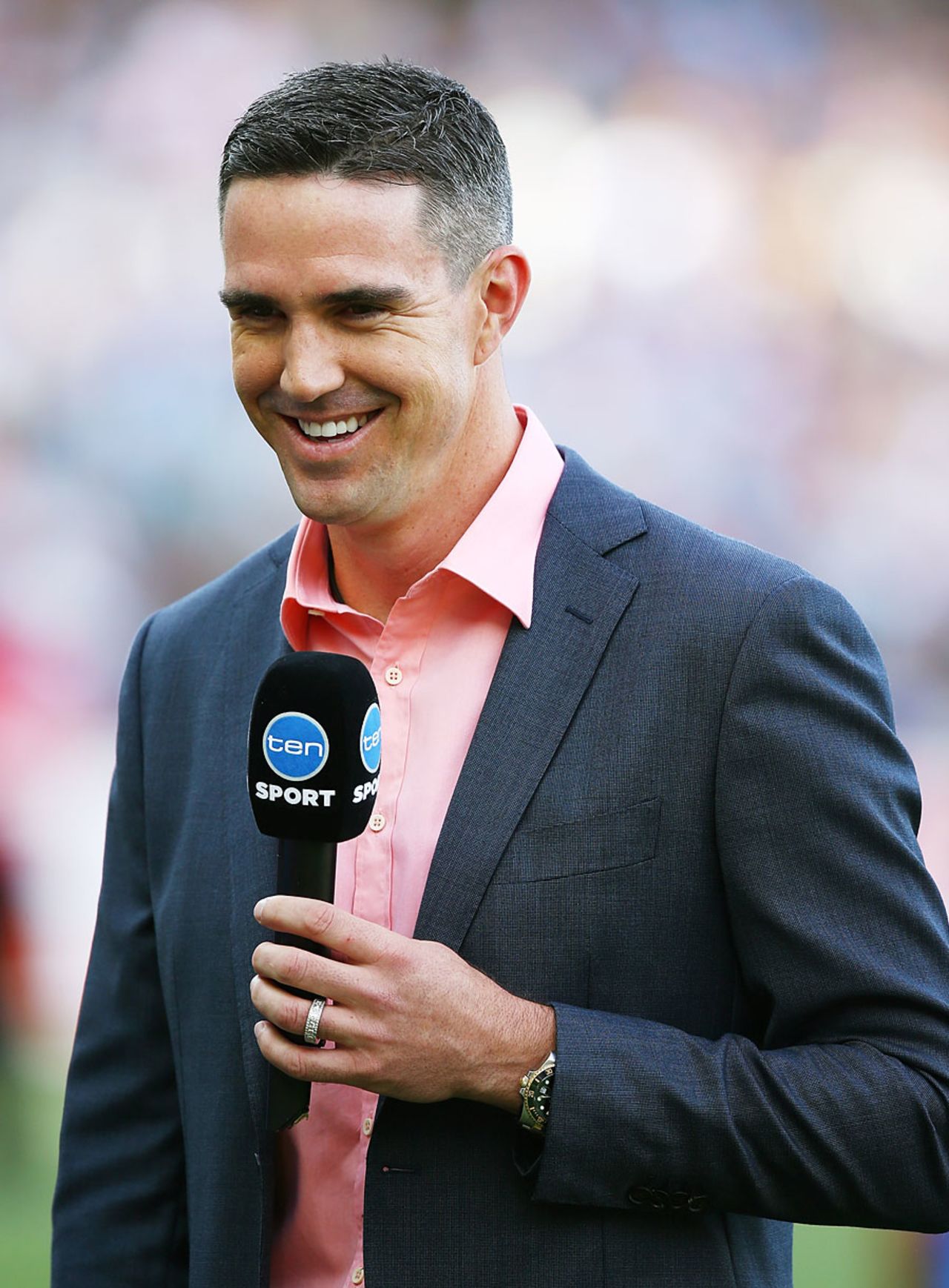 Kevin Pietersen was working for the host broadcast on the BBL, Adelaide Strikers v Hobart Hurricanes, Big Bash League, Adelaide, December 31, 2014