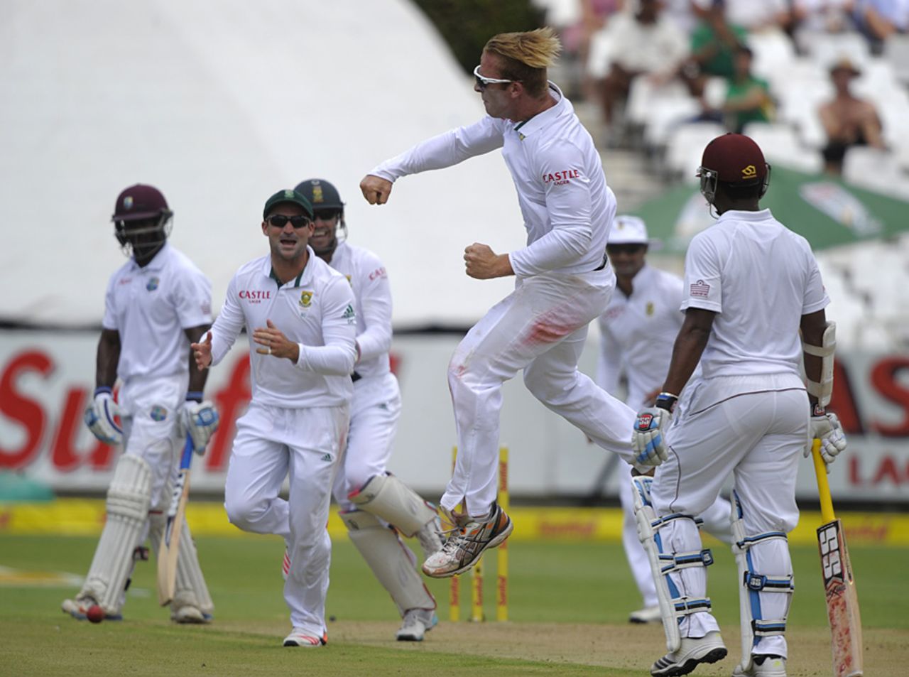 Simon Harmer picked up his maiden Test wicket with the last ball before lunch, South Africa v West Indies, 3rd Test, Cape Town, 1st day, January 2, 2015