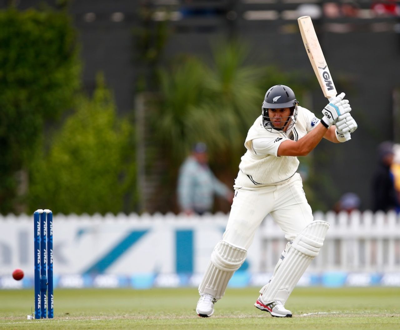 Ross Taylor scored briskly at the start of his innings, New Zealand v Sri Lanka, 2nd Test, Wellington, 1st day, January 3, 2015