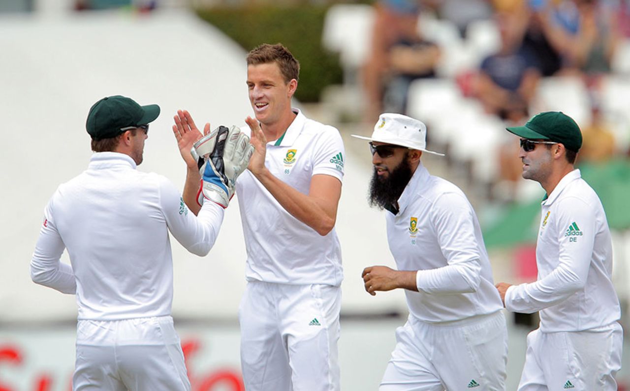 Morne Morkel took two wickets to help clean up the tail, South Africa v West Indies, 3rd Test, Cape Town, 2nd day, January 3, 2015
