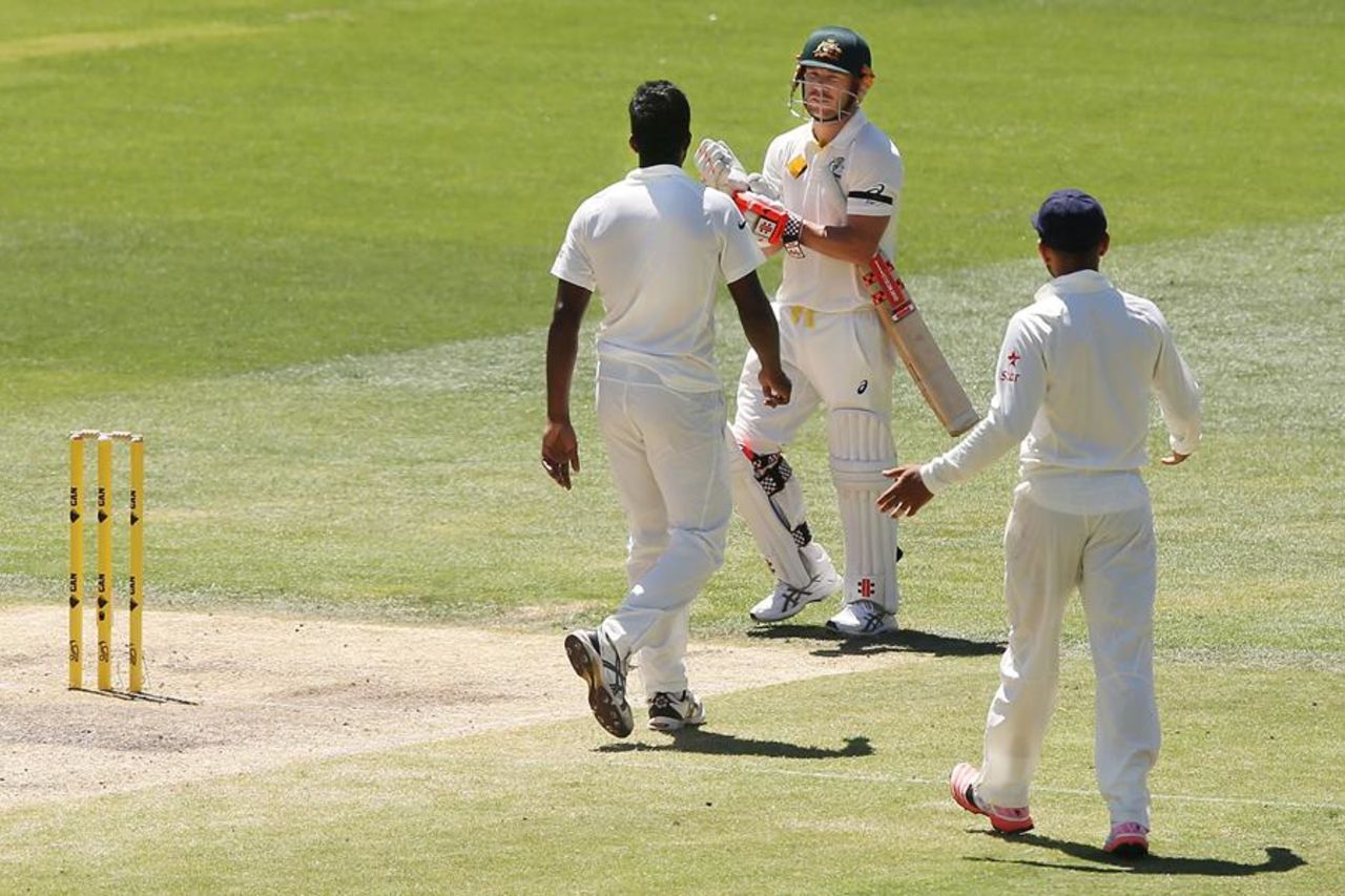 Varun Aaron and David Warner exchange words after Warner's recall, Australia v India, 1st Test, Adelaide, 4th day, December 12, 2014