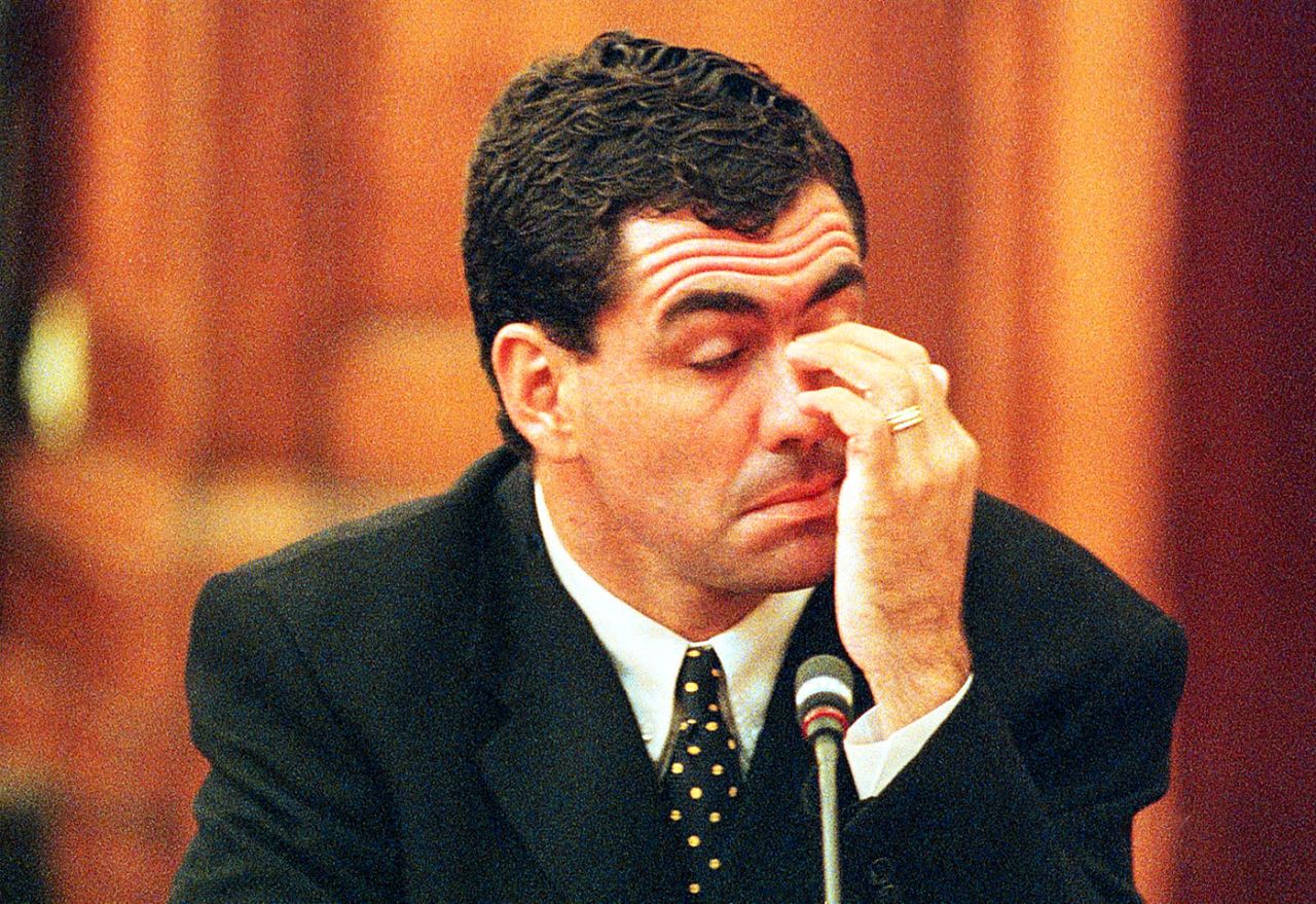 A tired Cronje at the King commission trials, Cape Town, June 22, 2000