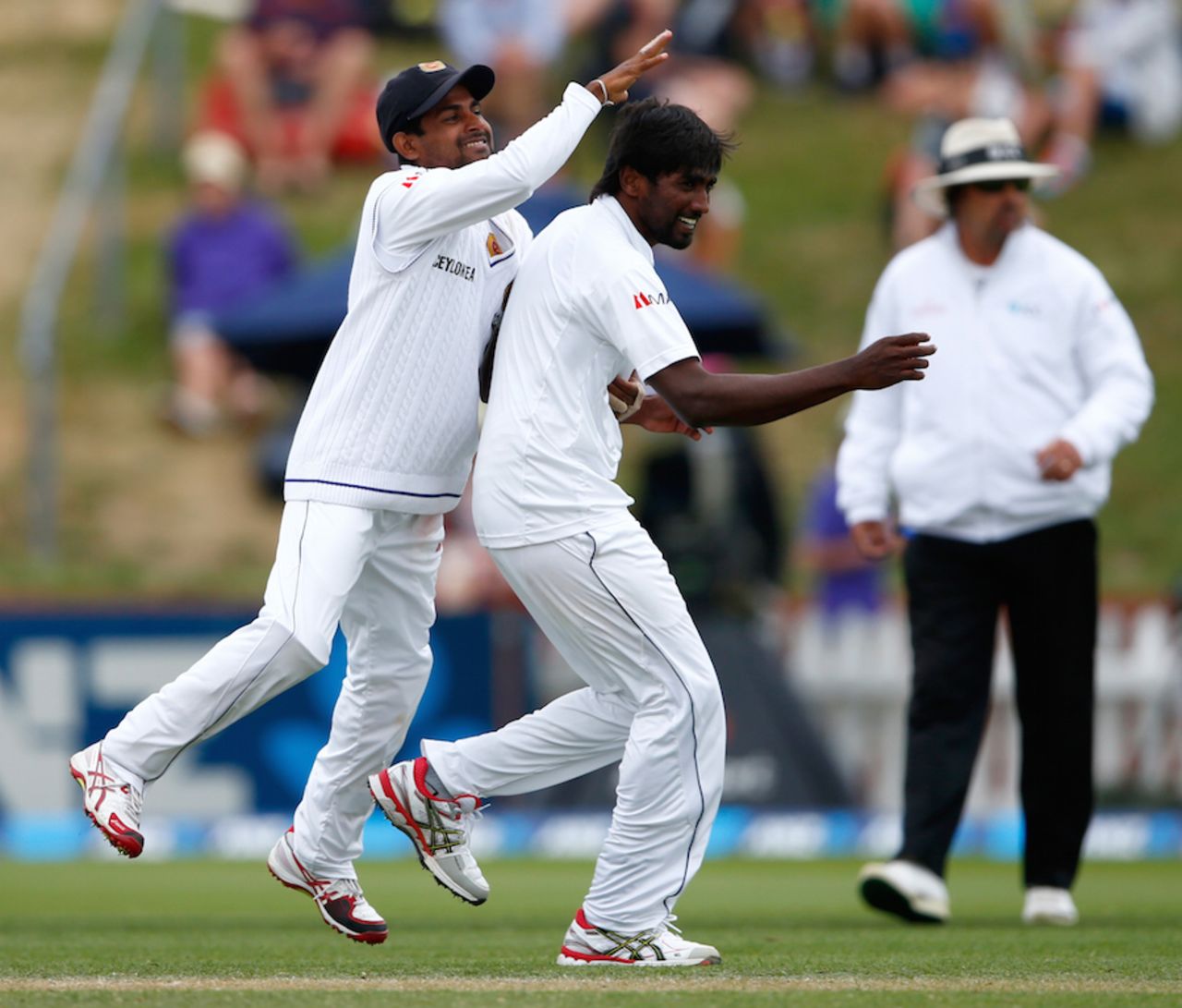 Nuwan Pradeep removed the openers in successive overs, New Zealand v Sri Lanka, 2nd Test, Wellington, 3rd day, January 5, 2015