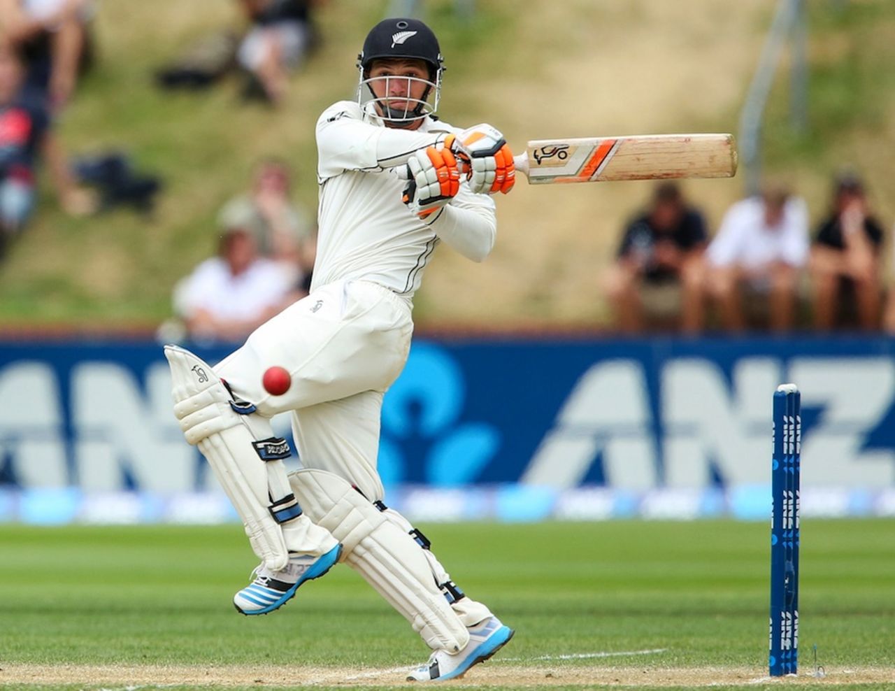 BJ Watling plays the pull, New Zealand v Sri Lanka, 2nd Test, Wellington, 4th day, January 6, 2015
