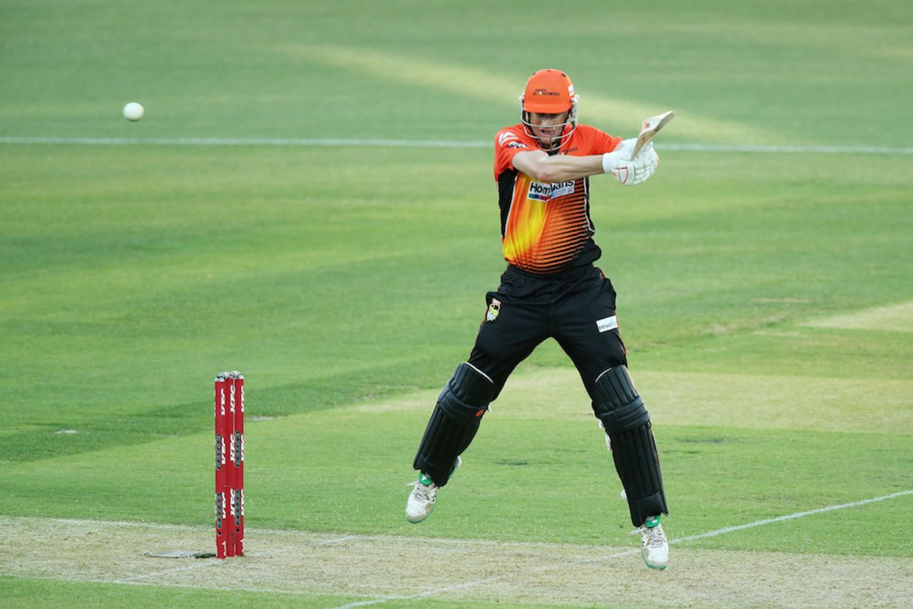 Adam Voges goes on his toes, Adelaide Strikers v Perth Scorchers, Big Bash League 2014-15, Adelaide, January 6, 2015