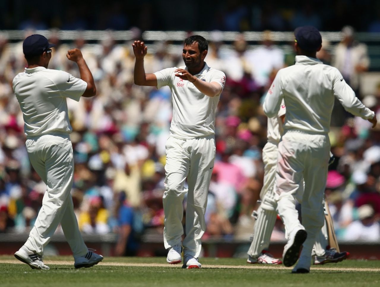 Mohammed Shami had Shane Watson caught on the pull, Australia v India, 4th Test, Sydney, 2nd day, January 7, 2015