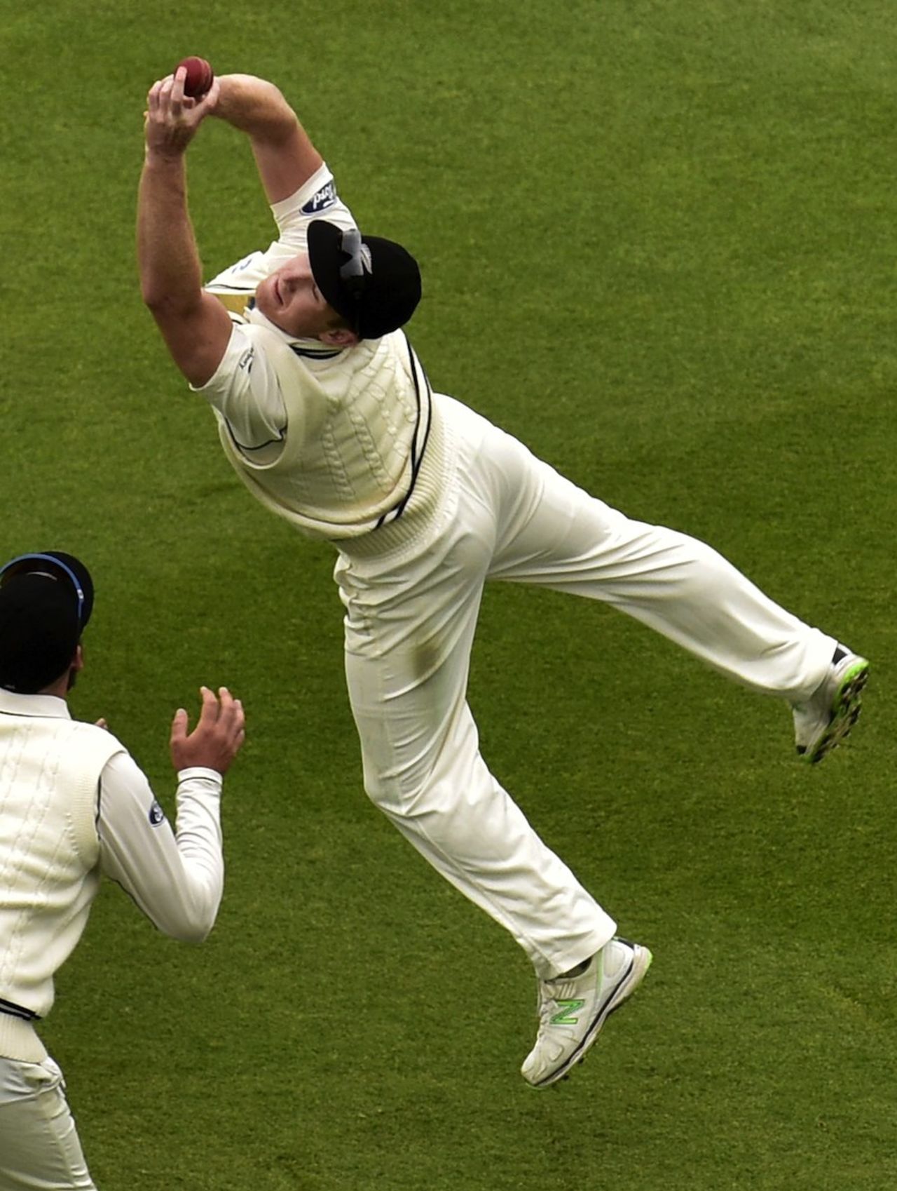 Jimmy Neesham took a sharp catch at slip, New Zealand v Sri Lanka, 2nd Test, Wellington, 5th day, January 7, 2015