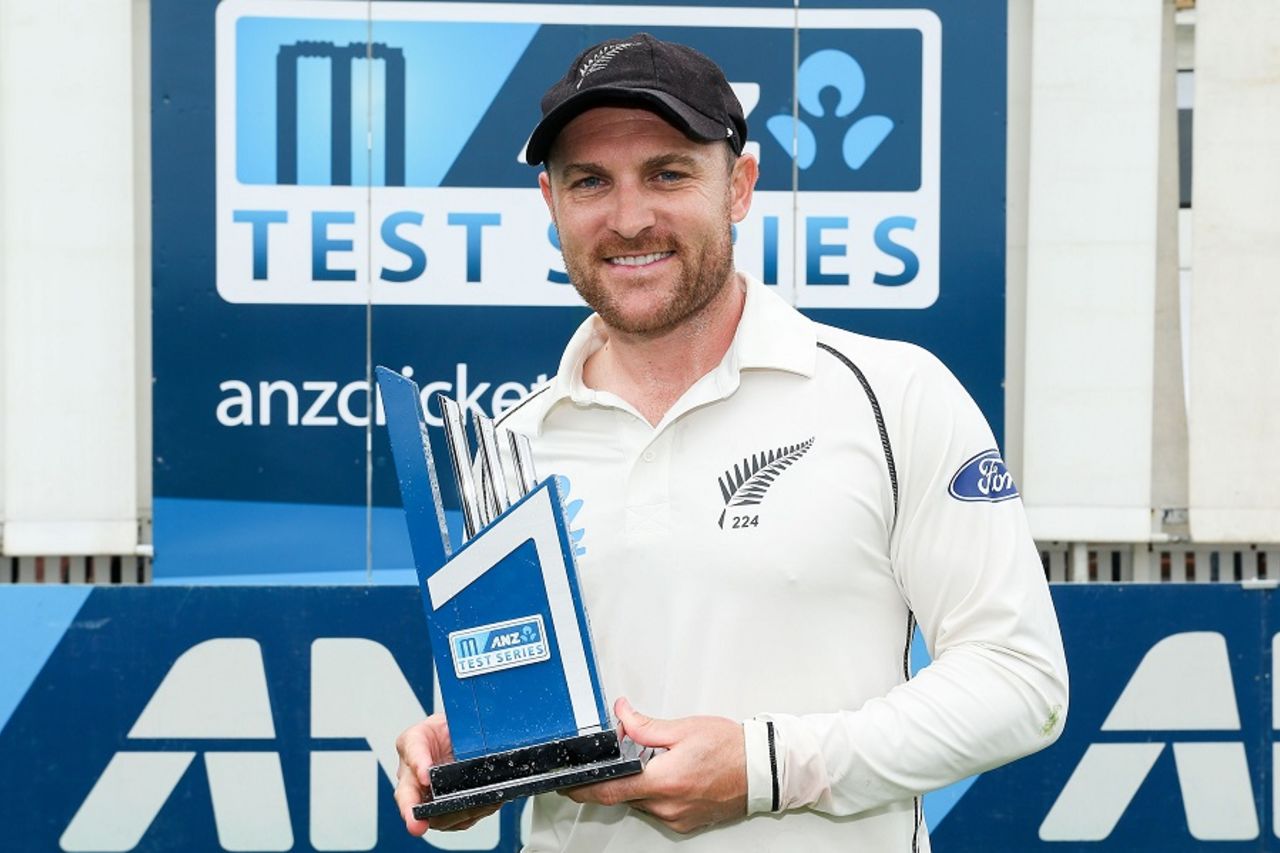 Brendon McCullum with the series trophy, New Zealand v Sri Lanka, 2nd Test, Wellington, 5th day, January 7, 2015