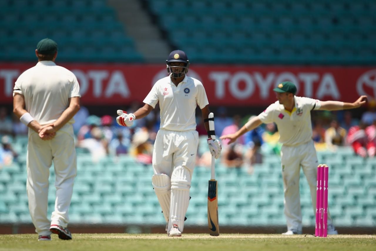 R Ashwin had a minor argument with Mitchell Starc and Ryan Harris, Australia v India, 4th Test, Sydney, 4th day, January 9, 2015