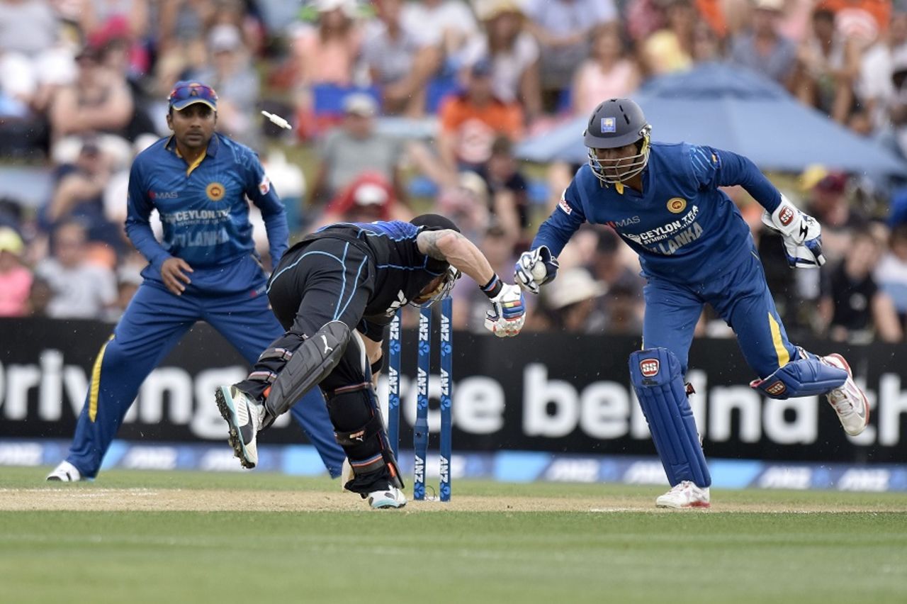 Kumar Sangakkara stumps Brendon McCullum, New Zealand v Sri Lanka, 1st ODI, Christchurch, January 11, 2015