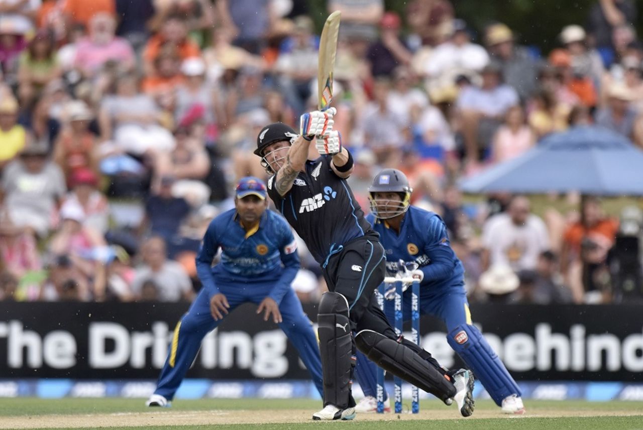 Brendon McCullum hit three sixes and six fours in 22 balls, New Zealand v Sri Lanka, 1st ODI, Christchurch, January 11, 2015