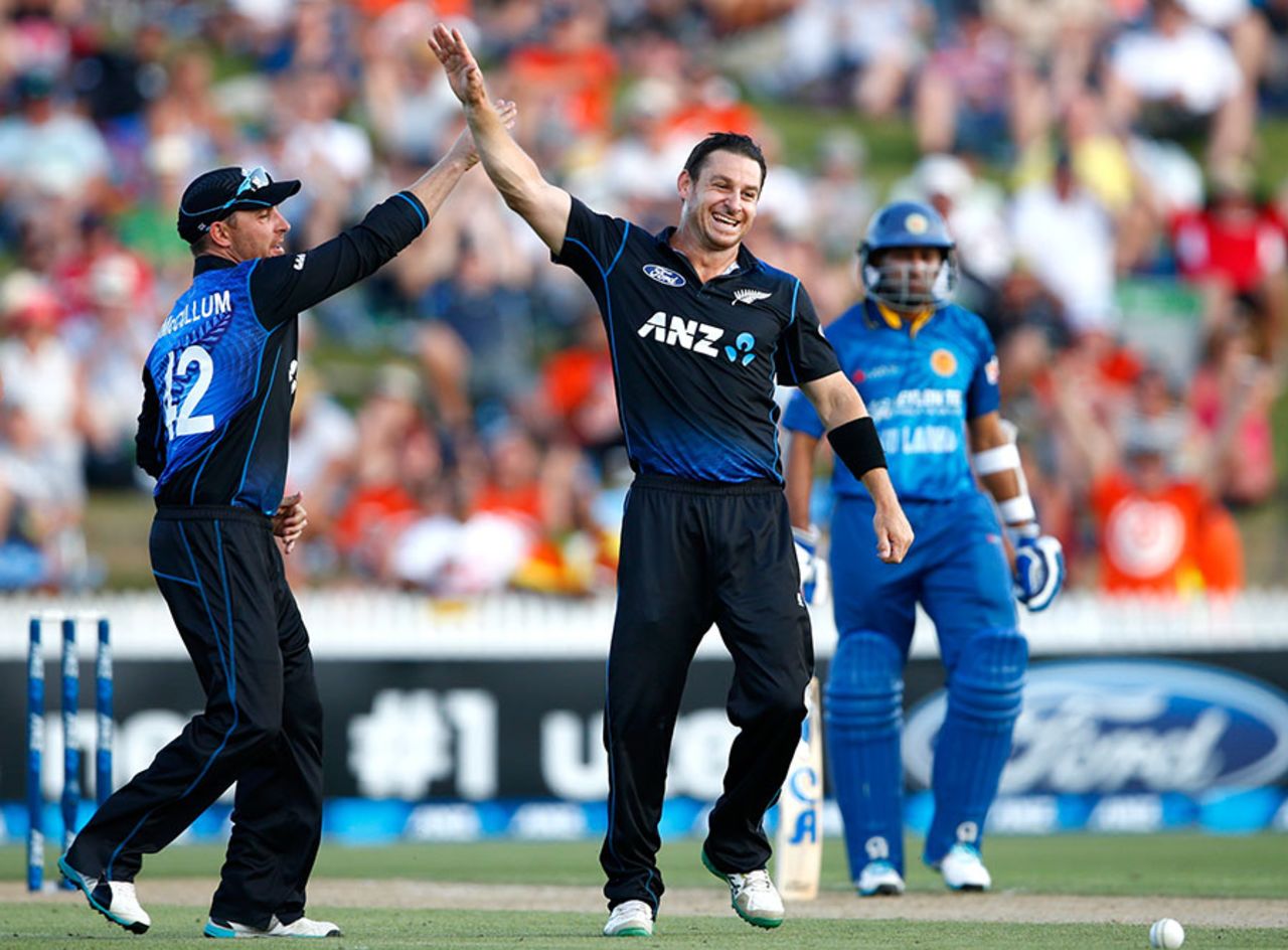 The McCullums celebrate Dimuth Karunaratne's dismissal, New Zealand v Sri Lanka, 2nd ODI, Hamilton, January 15, 2015