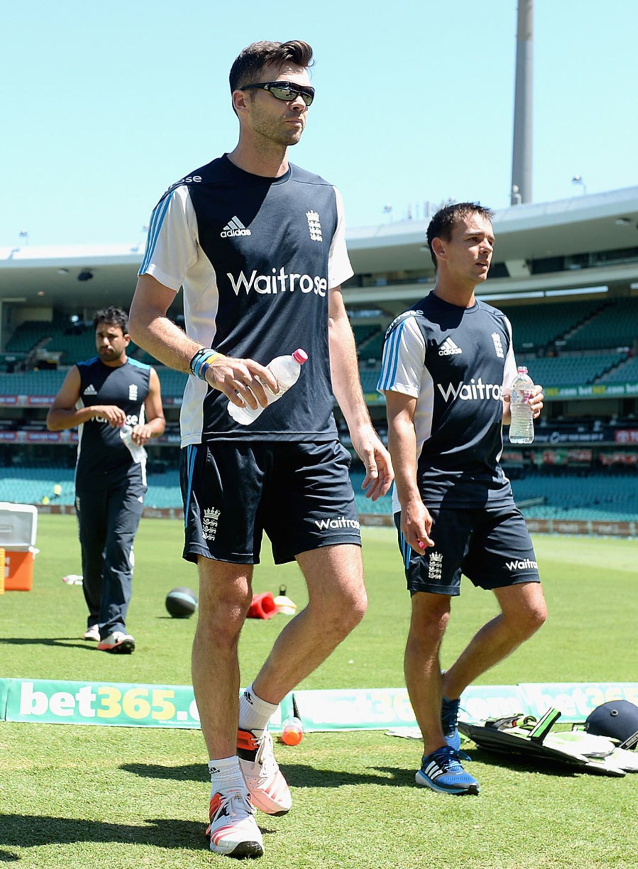 James Anderson may miss the opening match of the tri-series, Sydney, January 15, 2015