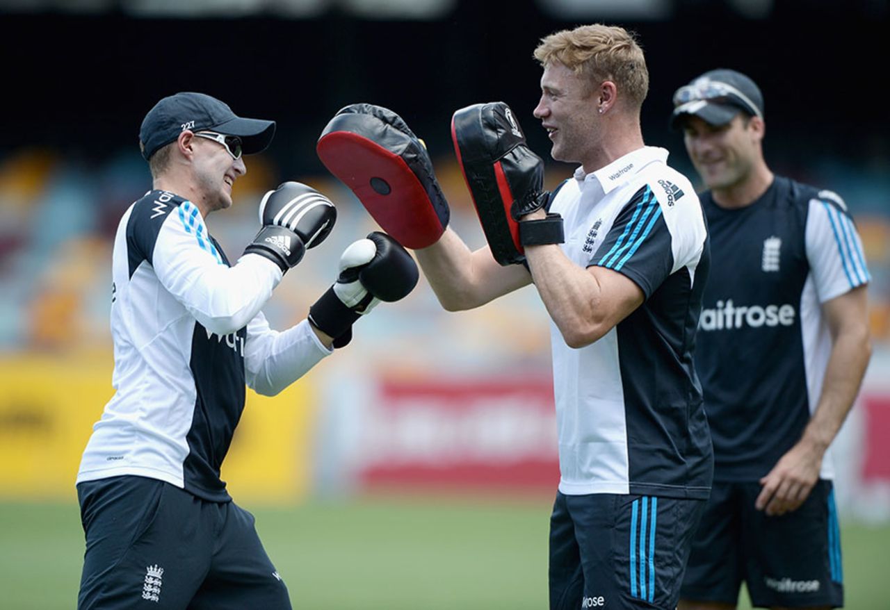 Andrew Flintoff passes on his boxing knowledge, Brisbane, January 18, 2015