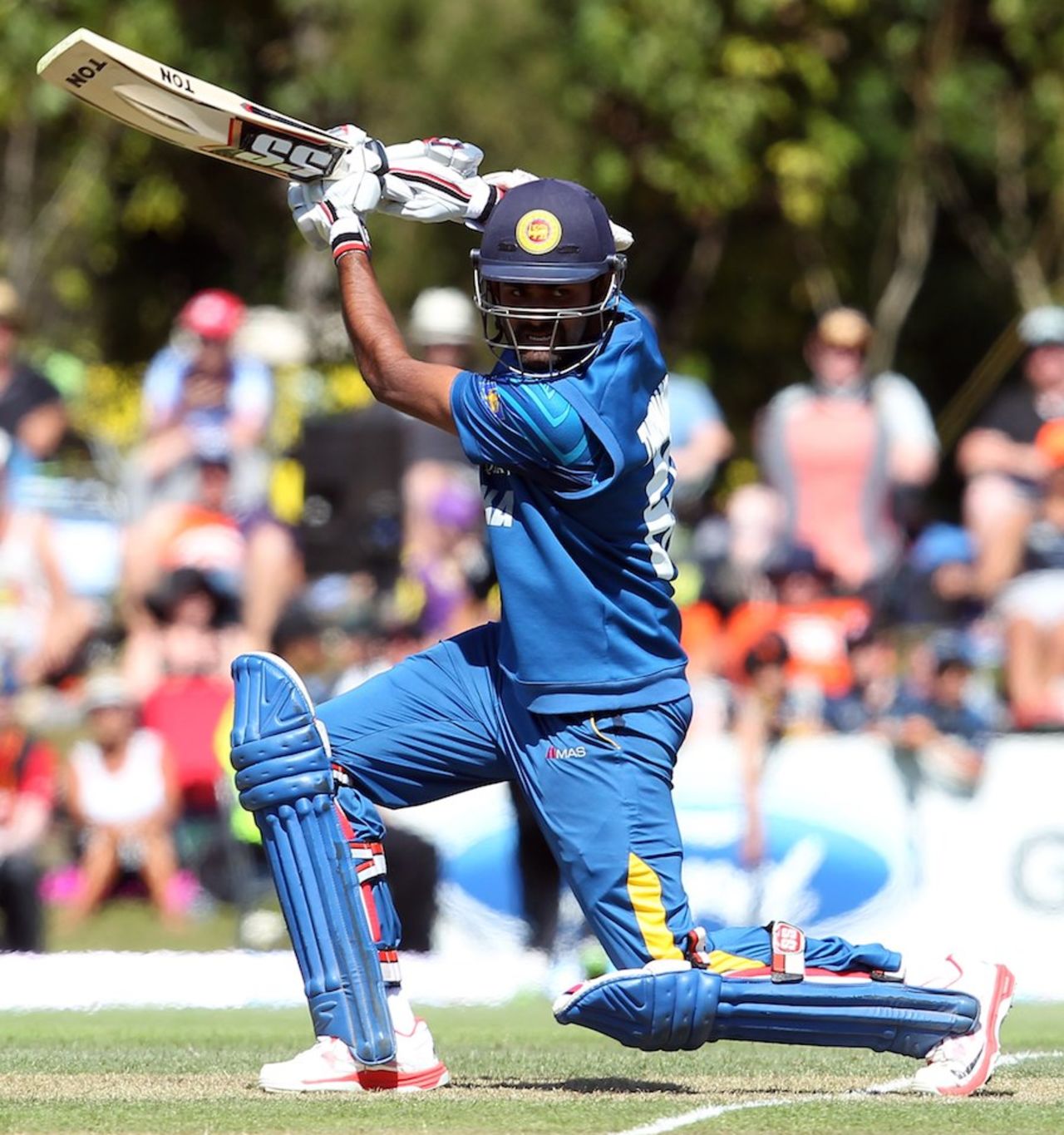 Lahiru Thirimanne square drives during his 45, New Zealand v Sri Lanka, 5th ODI, Dunedin, January 23, 2015