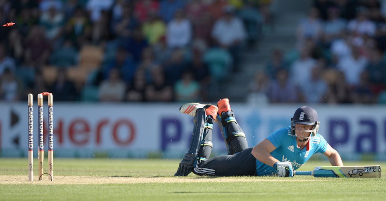 Jos Buttler was run out in the last over, Australia v England, Carlton Mid Tri-Series, Hobart, January 23, 2015