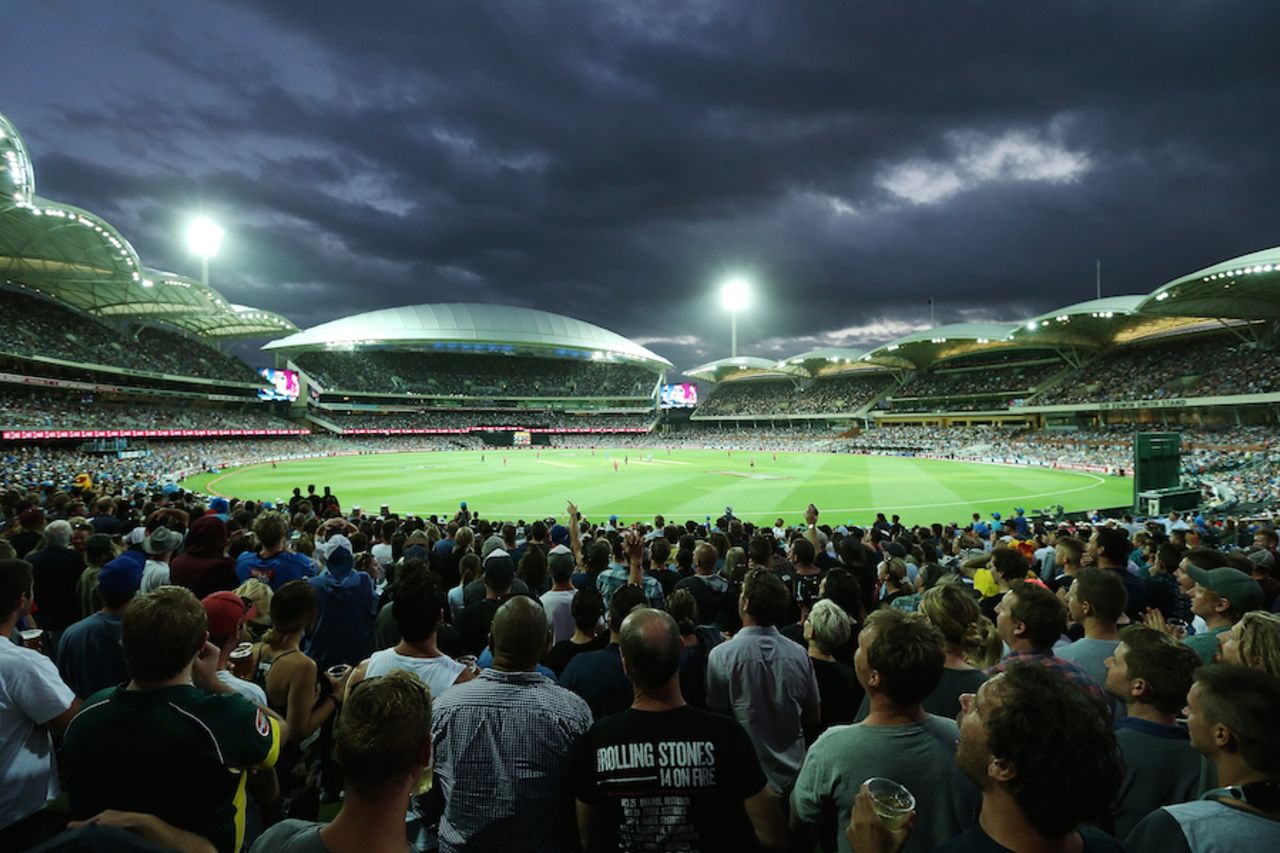 The redeveloped Adelaide Oval saw a record crowd of 52,633, Adelaide Strikers v Sydney Sixers, BBL 2014-15, semi-final, Adelaide, January 24, 2015