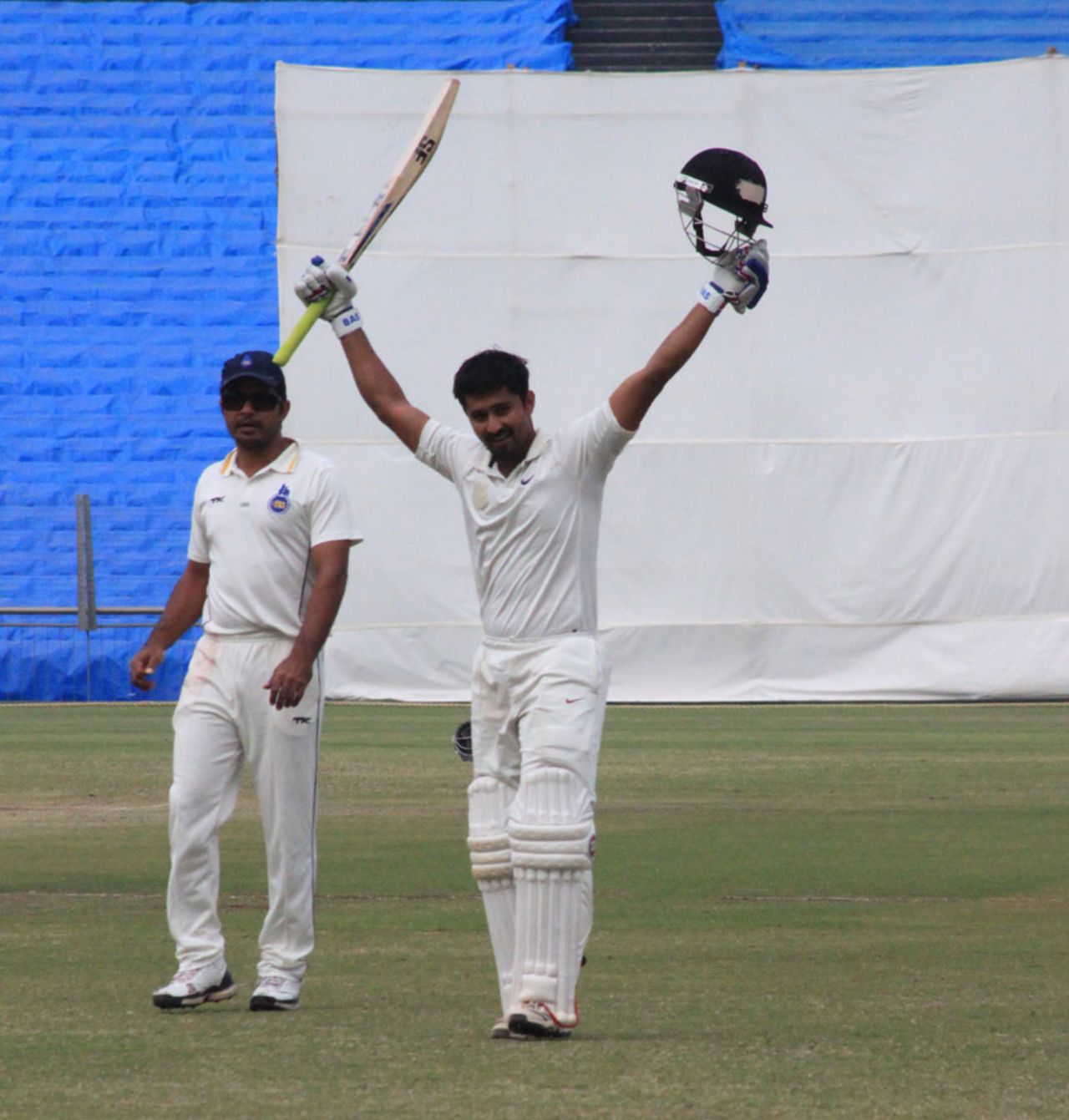 Shrikant Mundhe raises a second first-class ton, Maharashtra v Delhi, Ranji Trophy, Group B, Pune, 4th day, January 24, 2015