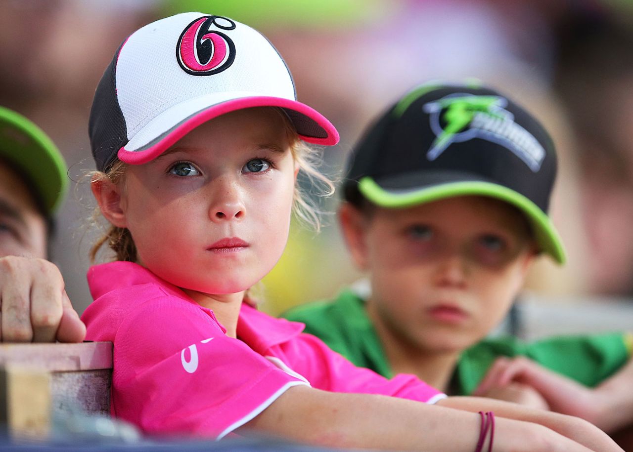 Young fans at the Sydney derby, Sydney Sixers v Sydney Thunder, Big Bash League 2014-15, Sydney, January 22, 2015