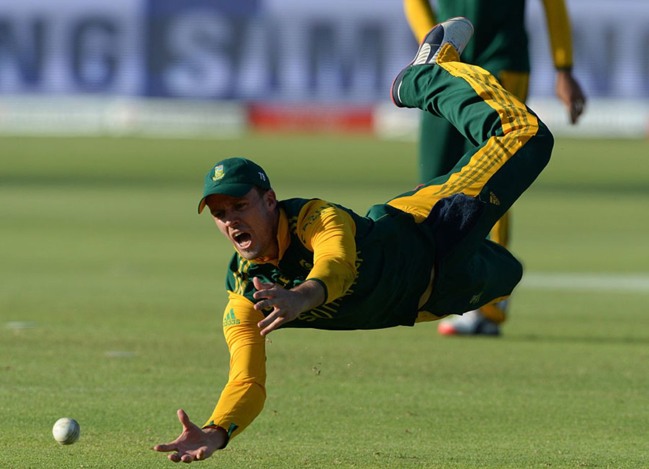 AB de Villiers dropped Andre Russell at slip on 40, South Africa v West Indies, 4th ODI, Port Elizabeth, January 25, 2015