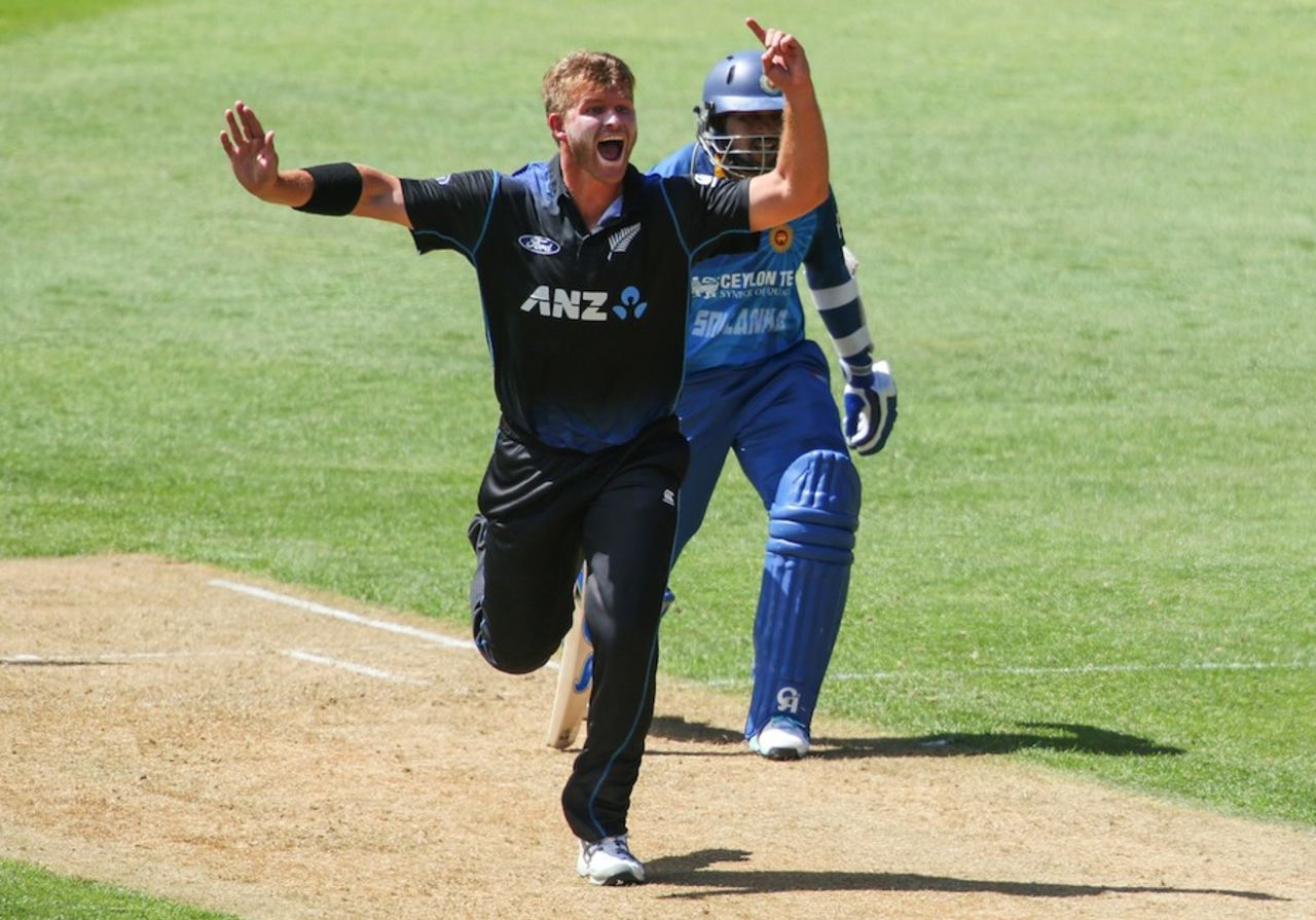 Corey Anderson celebrates a wicket, New Zealand v Sri Lanka, 7th ODI, Wellington, January 29, 2015