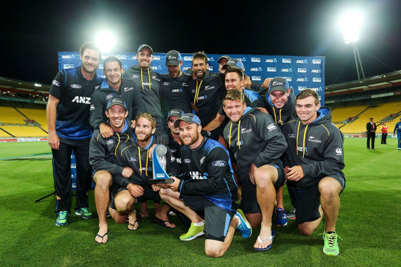 The New Zealand players pose with the series trophy, New Zealand v Sri Lanka, 7th ODI, Wellington, January 29, 2015
