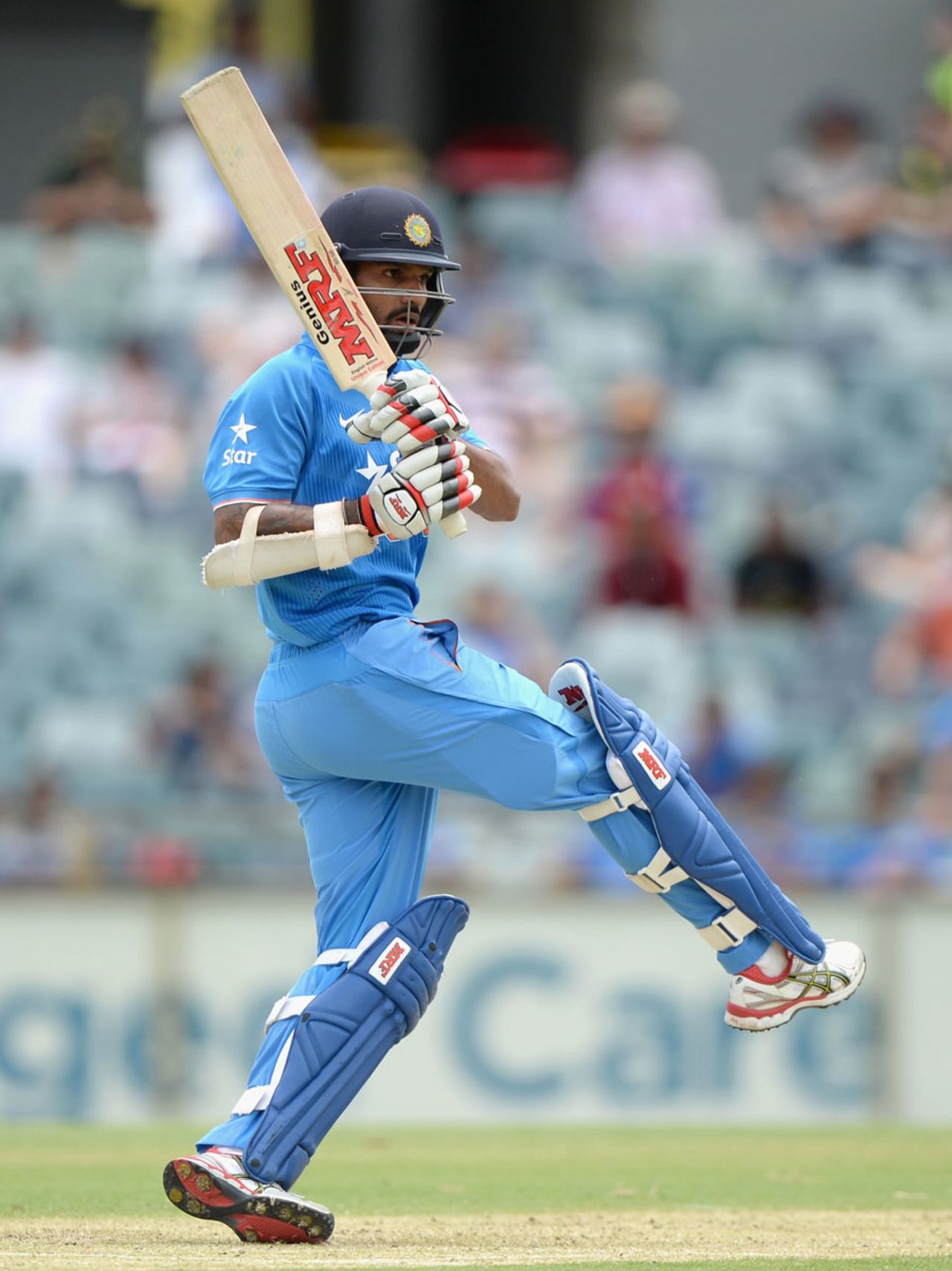 Shikhar Dhawan swivels for a hit, England v India, Carlton Mid Tri-series, Perth, January 30, 2015