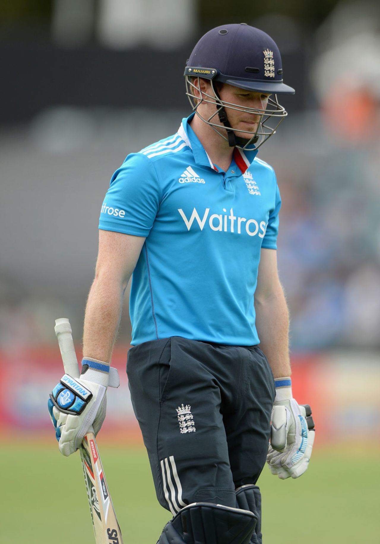 Eoin Morgan walks back for 2, England v India, Carlton Mid Tri-series, Perth, January 30, 2015