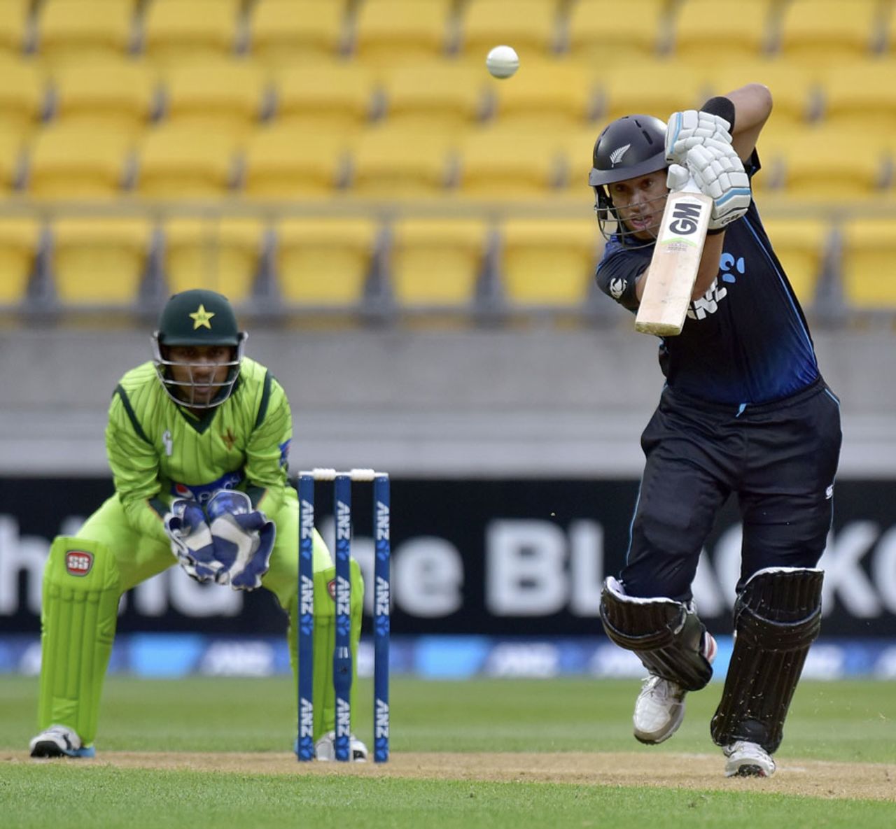Ross Taylor scored 59, New Zealand v Pakistan, 1st ODI, Wellington, January 31, 2015