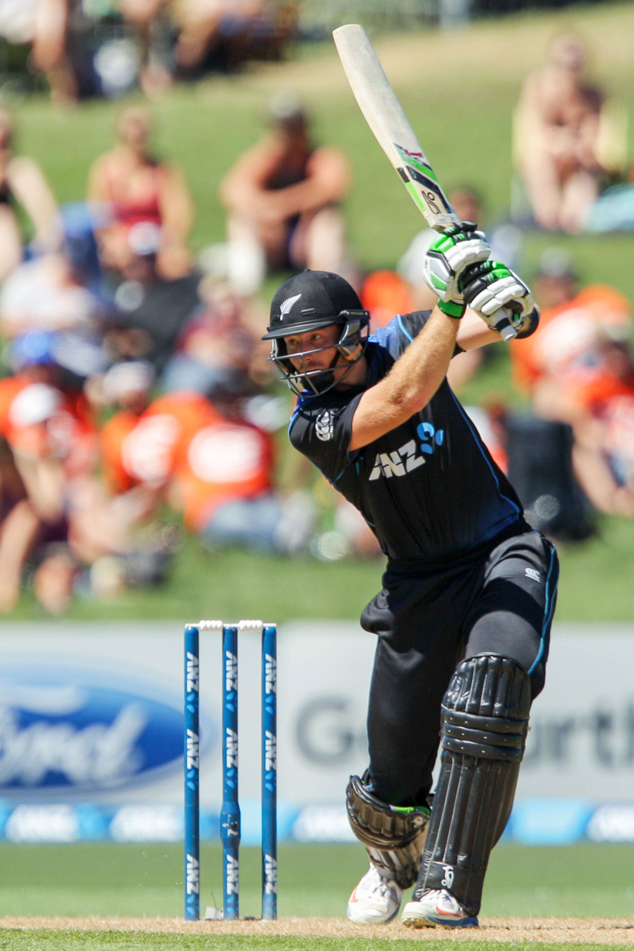 Martin Guptill drives on his way to a fifty, New Zealand v Pakistan, 2nd ODI, Napier, February 3, 2015